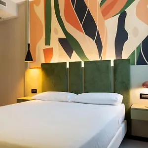 Elite Aparthotel