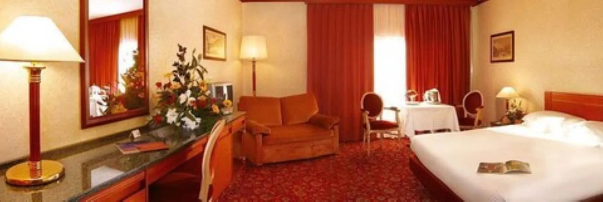 Russott Hotel Mestre 4*,