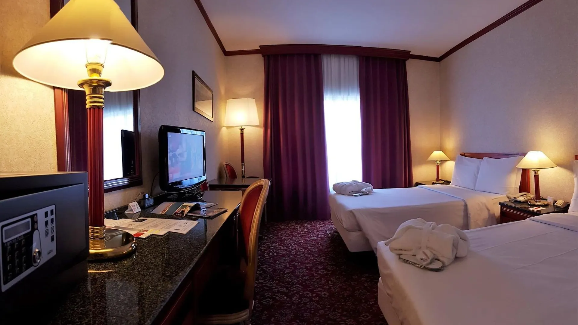 Russott Hotel Mestre 4*,